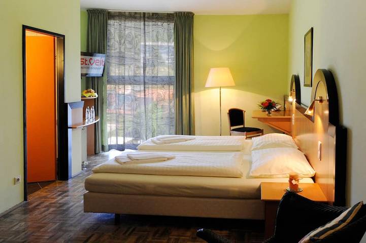 Kunsthotel Fuchspalast - Double Room in Sankt Veit an der Glan, Mittelkärnten