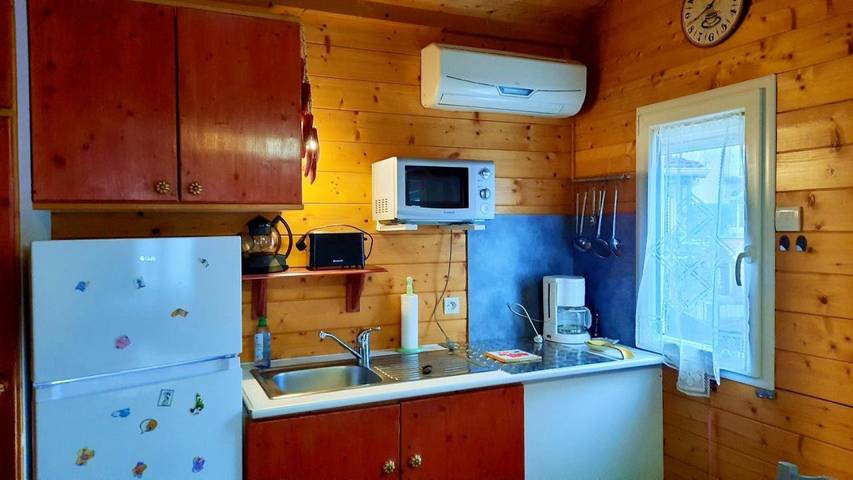 Camping pour 4 personnes, avec terrasse et piscine à Ruoms