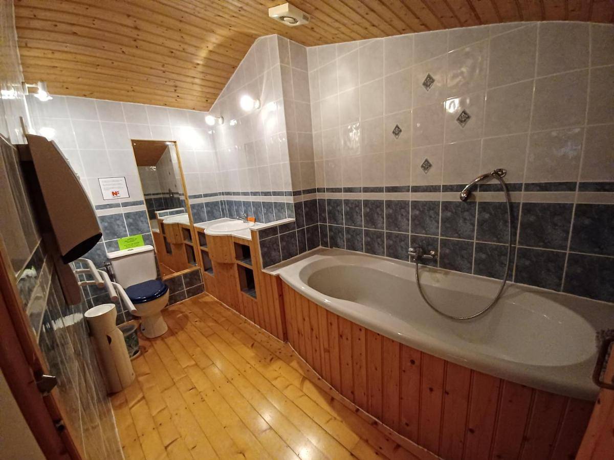 Honeysuckle Cottage at Gites de la Vienne in Chaunay, Vienne (France)