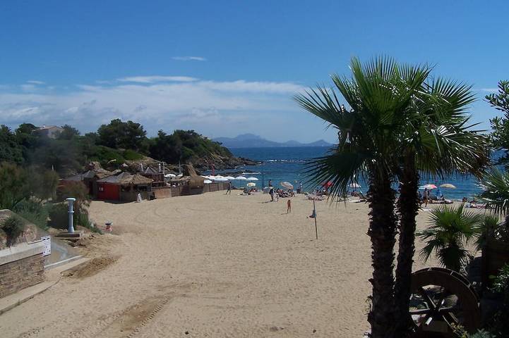Appartement de vacances pour 6 personnes, avec balcon ainsi que piscine et jardin