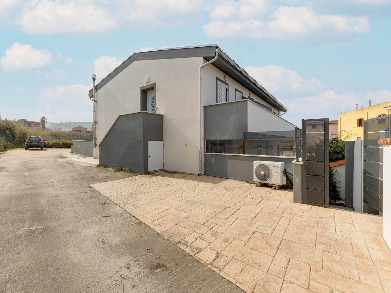 Ganze Wohnung, Mit privater Terrasse, 50m vom Meer in Lu Bagnu, Castelsardo