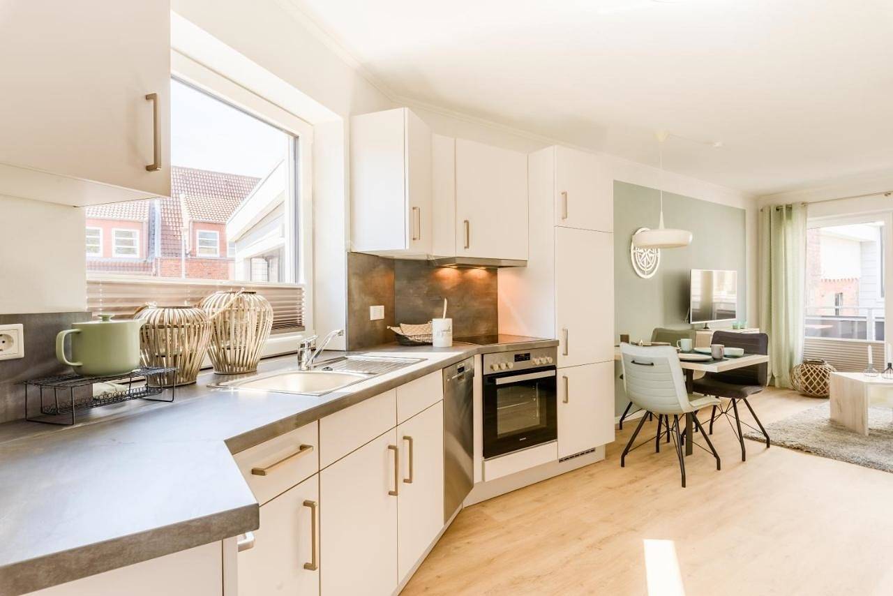 Ganze Ferienwohnung, Ferienwohnung "Heimathafen" mit Balkon in Husum Hafen, Husum