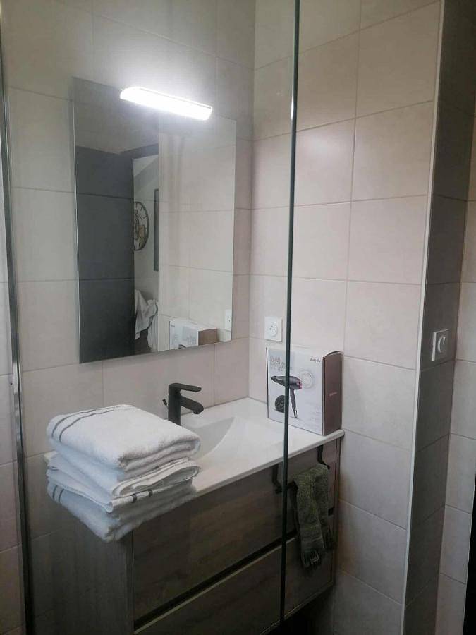 Appartement entier, One-Bedroom Apartment in Odos, Hautes-Pyrénées
