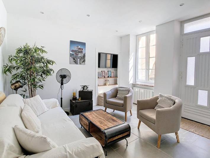 Location de vacances pour 6 personnes, avec terrasse à Aigne