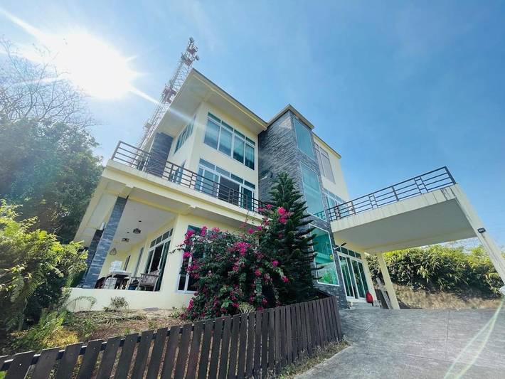 Villa pour 8 personnes, avec piscine ainsi que vue et jardin, animaux acceptés - 1