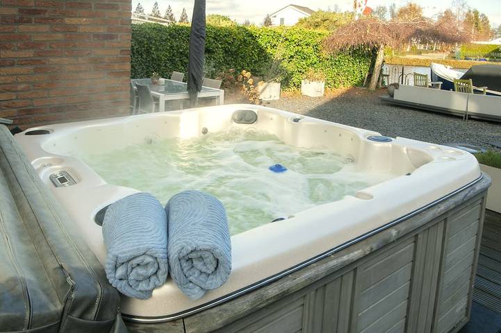 Ferienhaus für 6 Personen, mit Whirlpool und Garten - 1