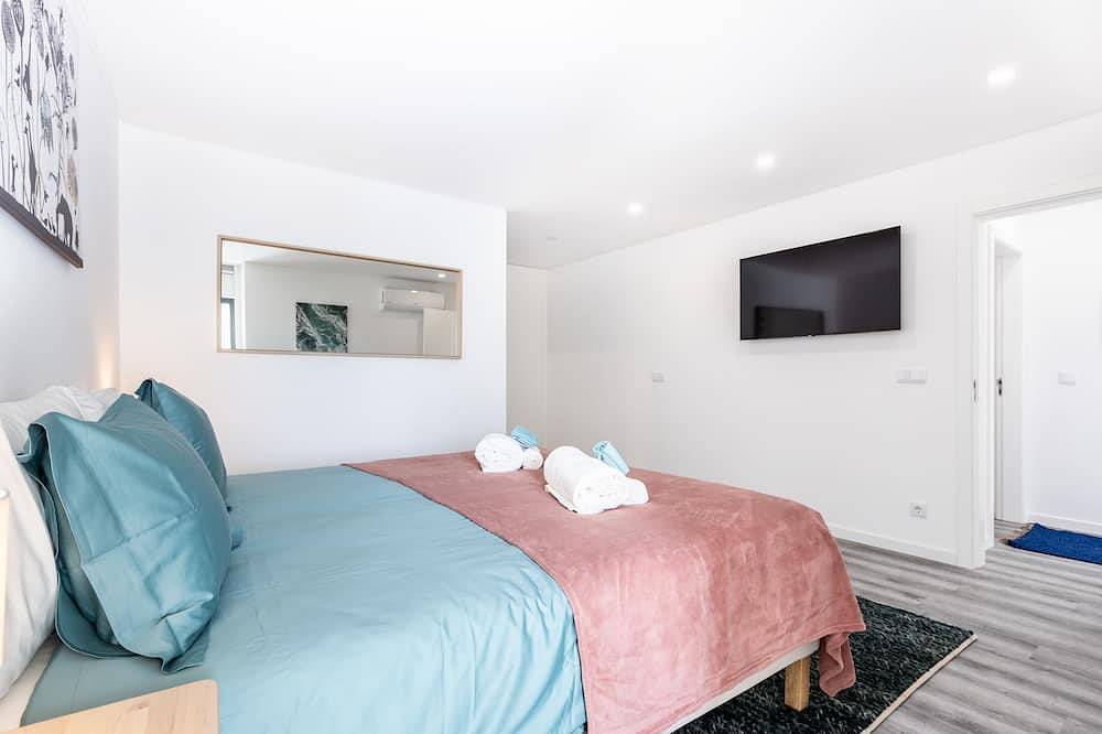 Ganze Wohnung, Frontline Seaview Apartment in Praia da Salema, Naturpark Südwest-Alentejo und Costa Vicentina