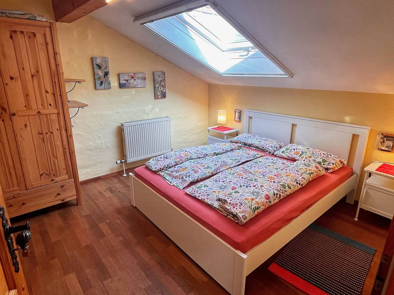 Ganze Wohnung, Adiaha's Kleines Paradies: Terrasse, Garten & Wlan – Ferienwohnung im Grünen in Burgkirchen an der Alz, Landkreis Altötting