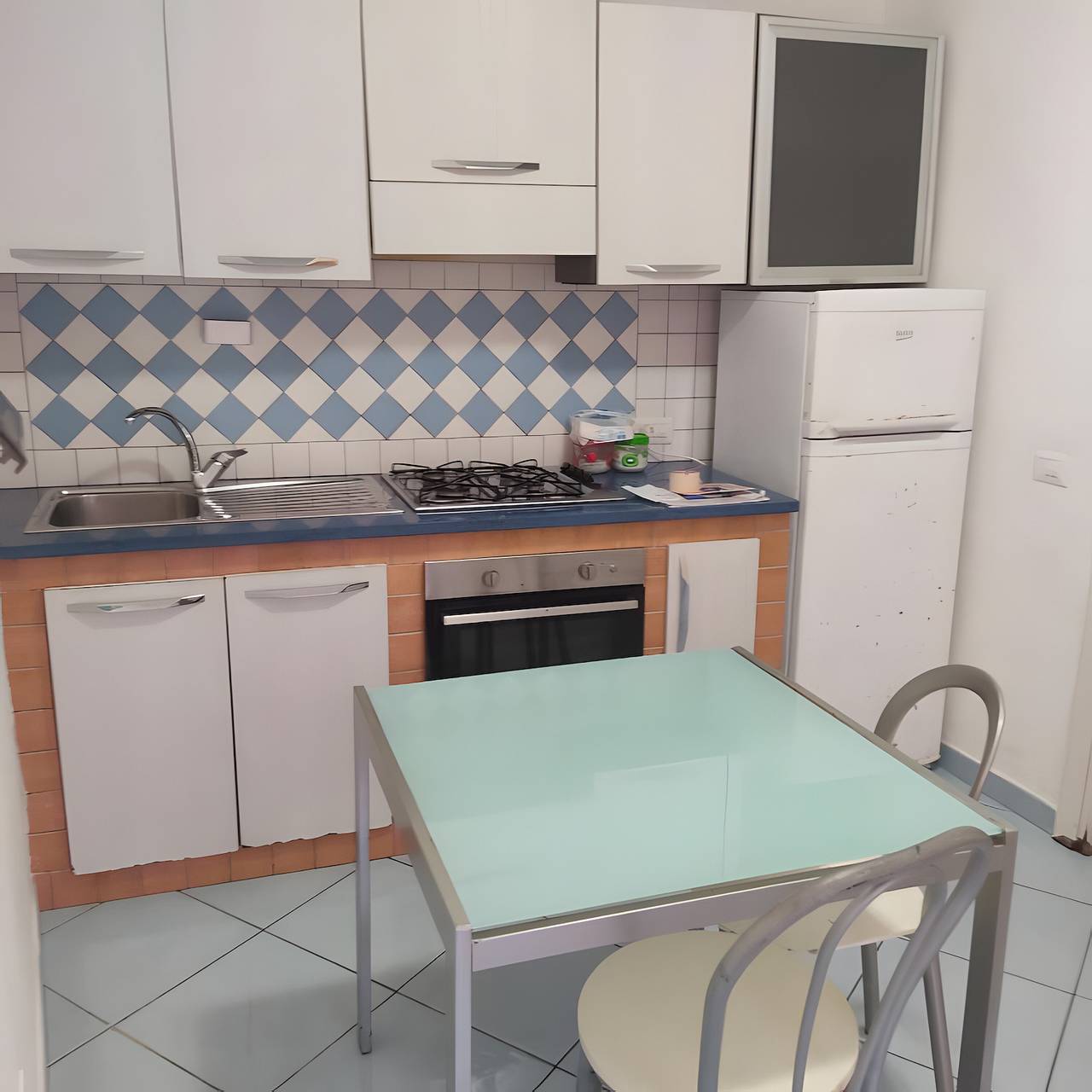 Entire apartment, Apartment '3 Vista Giardino' with Shared Garden, Wi-Fi and Air Conditioning in Ischia City, Ischia