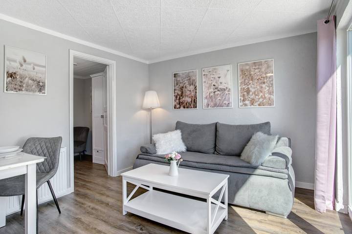 Ganze Wohnung, Ferienwohnung 'Boddenferienhaus - 13 Treibholz' mit Gemeinschaftsterrasse und Wlan in Schaprode, Rügen