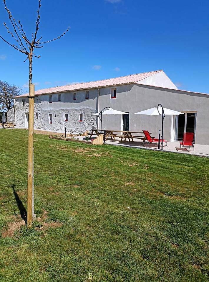 Gîte pour 25 personnes, avec jardin et terrasse