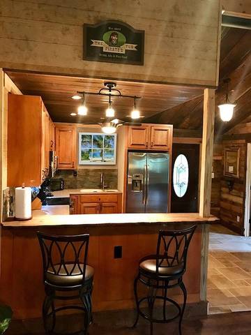 Lake House for 4 Guests in Lake Norman, Iredell County, Picture 2