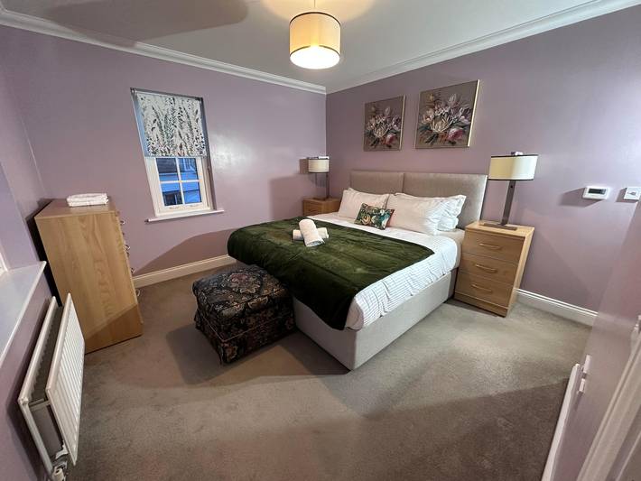 4 Bedroom Ipswich Home - Sleeps 8 - Free Parking in Ipswich, Suffolk