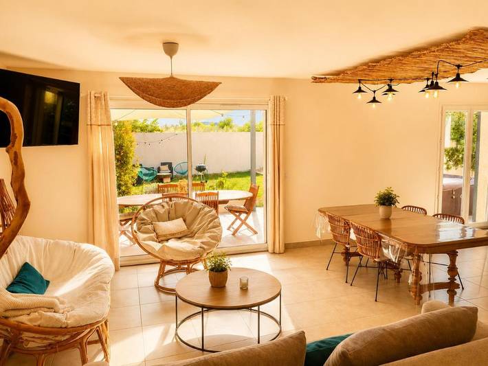 Location de vacances pour 6 personnes, avec jardin et vue à Vendémian - 4