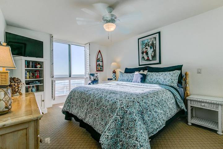 Vacation rental for 5 people, with yard and hot tub as well as pool and sauna in Oceanside