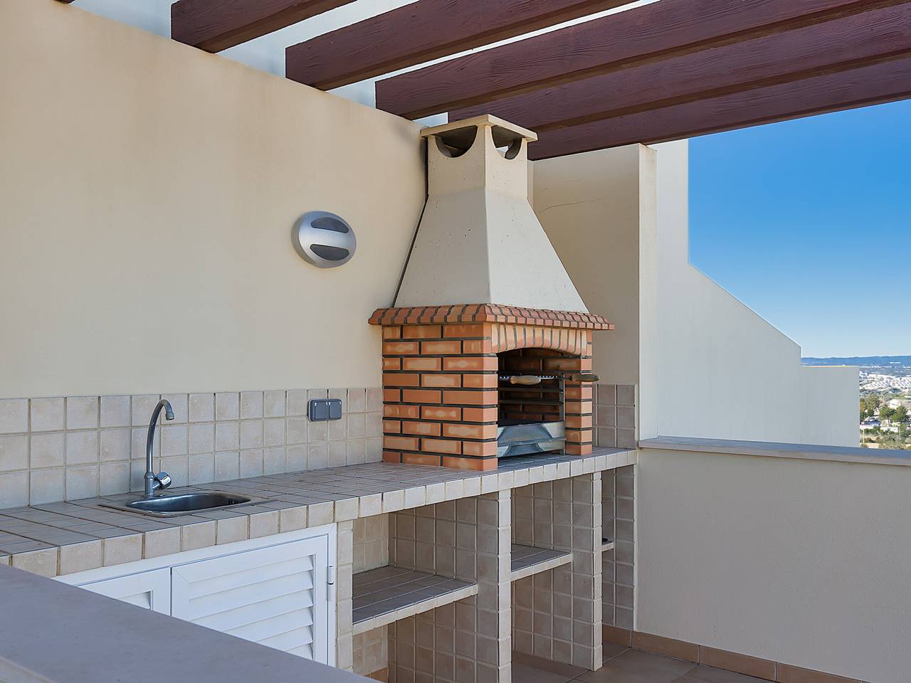Casa Saudade: Luxuriöses Penthouse mit Jacuzzi und großer Veranda in Estômbar, Ferragudo