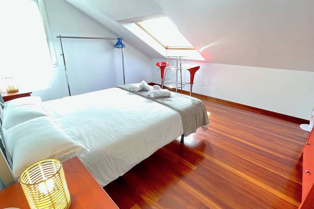 Entire apartment, The Cliffs - Vivemare in Viveiro, Galician Coast