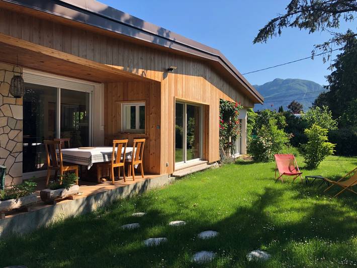 Villa pour 7 personnes, avec jardin et terrasse sur le Lac d'Annecy