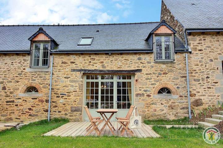 Gîte pour 4 personnes, avec terrasse et jardin à Lamballe - 2