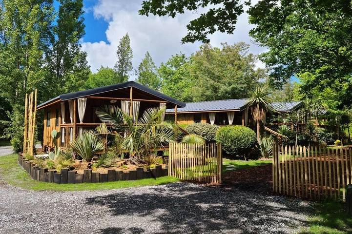 Location de vacances pour 4 personnes, avec piscine ainsi que jacuzzi et jardin à Biganos - 2