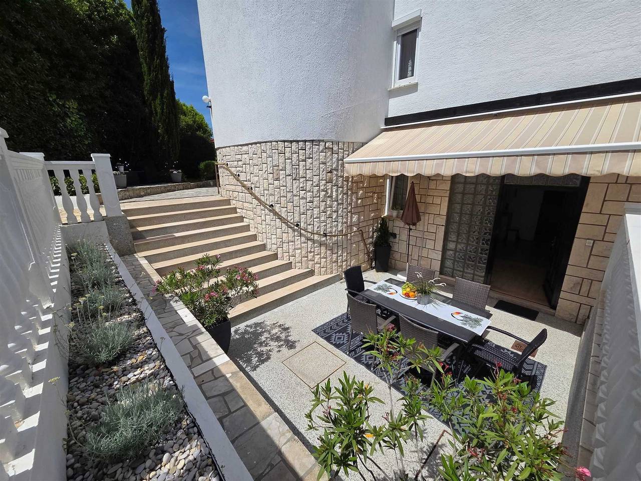 Ganze Wohnung, Ferienwohnung Željka 4 mit Terrasse in Malinska, Krk