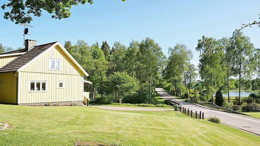 Maison de vacances pour 6 personnes, avec terrasse ainsi que jardin et vue, animaux acceptés en Suède
