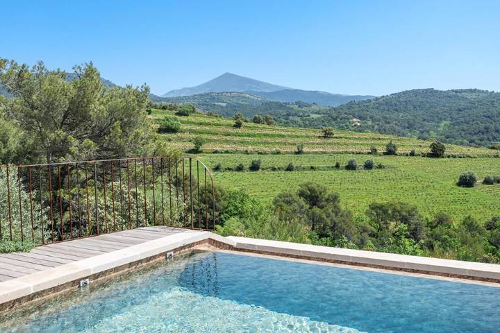 Location de vacances pour 10 personnes, avec jardin ainsi que vue et piscine à Suzette - 4