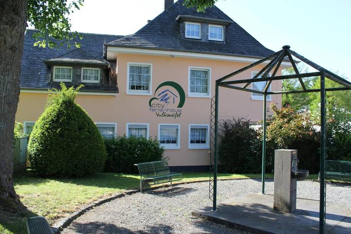 Ferienhaus für 12 Personen, mit Garten und Terrasse sowie Whirlpool und Sauna in Daun