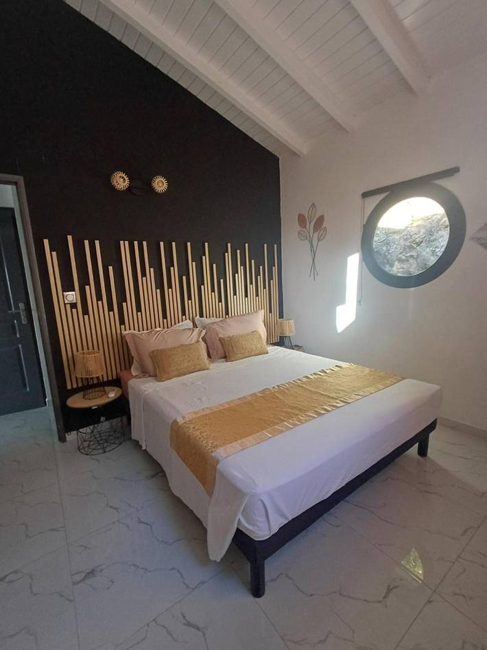 Villa "Zion" with Sea View, Wi-Fi, and Air Conditioning in Plage de Ferry, Deshaies