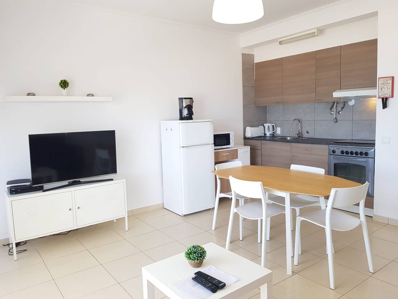 Apartamento inteiro, T1 Praiamar 4E A/C Fr.Mar Garagem in Cavacos, Quarteira