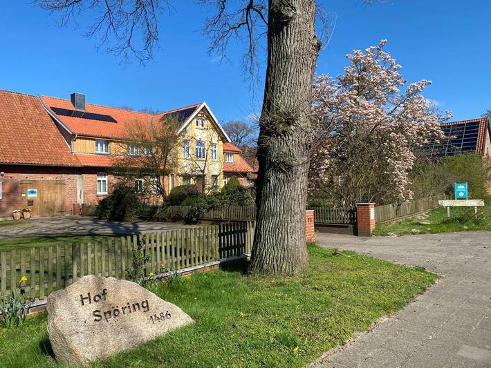 Ferienwohnung für 4 Personen, mit Balkon und Terrasse sowie Garten und Sauna