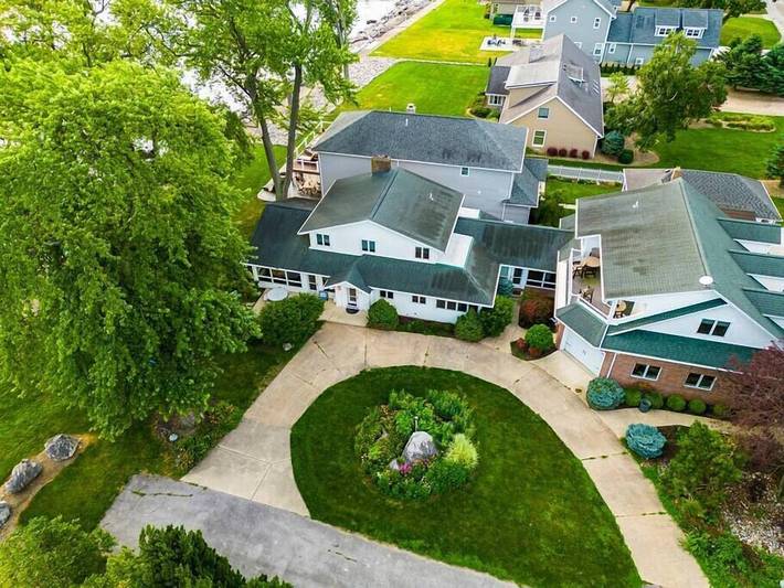 Vacation house for 17 people, with yard and balcony in Ohio