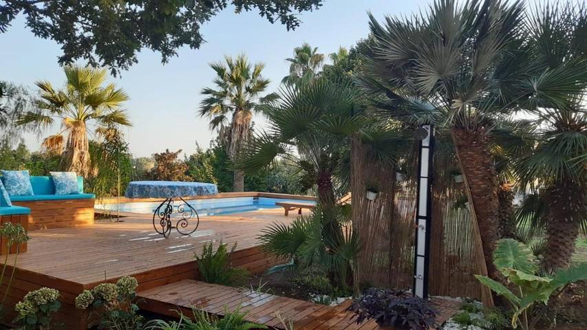 B&b per 5 persone, con Idromassaggio e Terrazza nonché Giardino e Piscina a Ardea