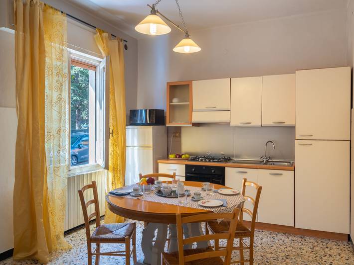 Ferienwohnung für 6 Personen, mit Balkon und Terrasse in San Lorenzo al Mare - 2
