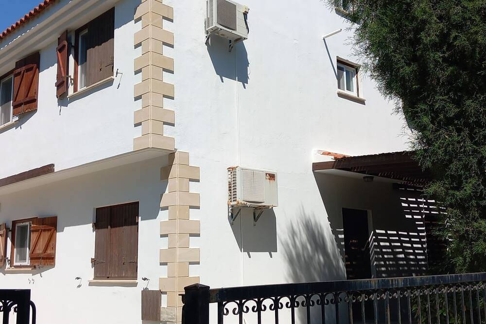 Agora 1 - In the Heart of Pissouri Bay in Πισσούρι, Südzypern