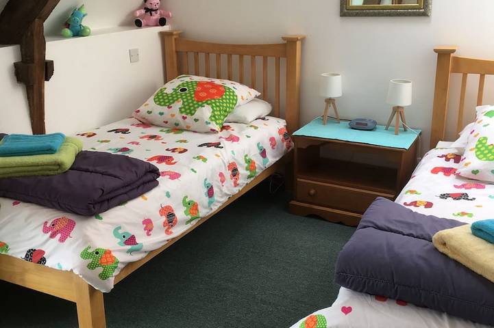 Gîte pour 6 personnes, avec jardin à Plouguenast - 2