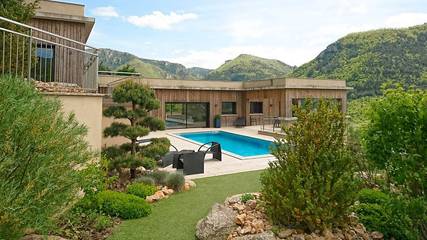 Villa pour 8 personnes, avec terrasse ainsi que jardin et jacuzzi, animaux acceptés dans l' Aveyron