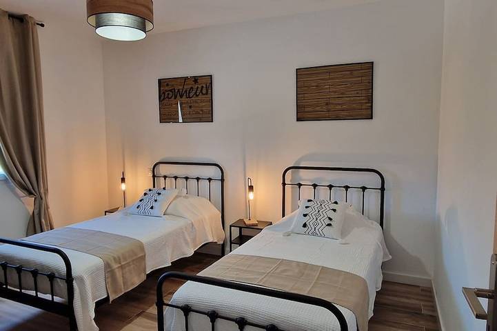 Location de vacances pour 8 personnes, avec jardin et terrasse à Galéria - 4