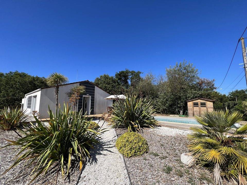 Appartement de vacances entier, Jolie villa contemporaine avec piscine in Soulac-sur-Mer, Région de Lesparre-Médoc