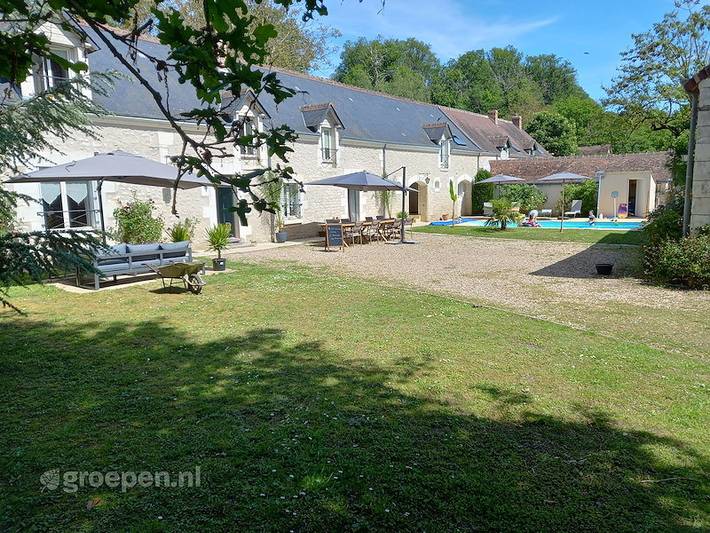 Location de vacances pour 10 personnes, avec balcon/terrasse ainsi que piscine et terrasse à Fléré-la-Rivière