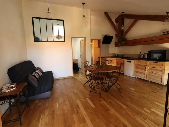 Gîte pour 2 personnes, avec piscine ainsi que vue et jardin, animaux acceptés à Argeliers