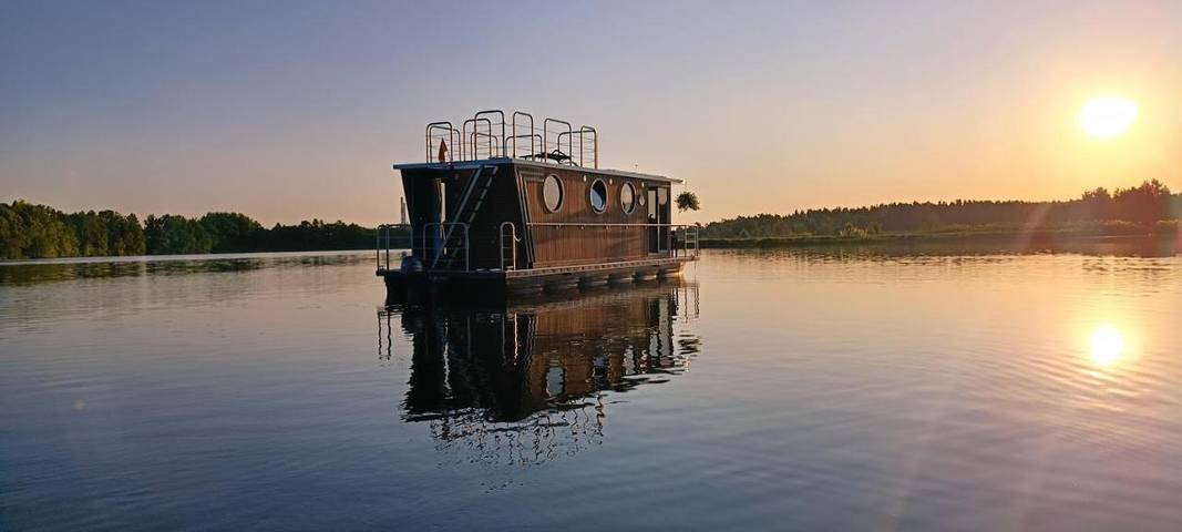 Łódź dla 4 osób, z sauna i widok oraz widok na jezioro i taras w Litwa
