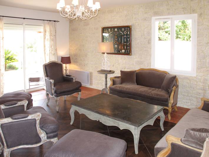 Location de vacances pour 10 personnes, avec terrasse et jardin, animaux acceptés dans Plage Font Brun Carqueiranne - 3