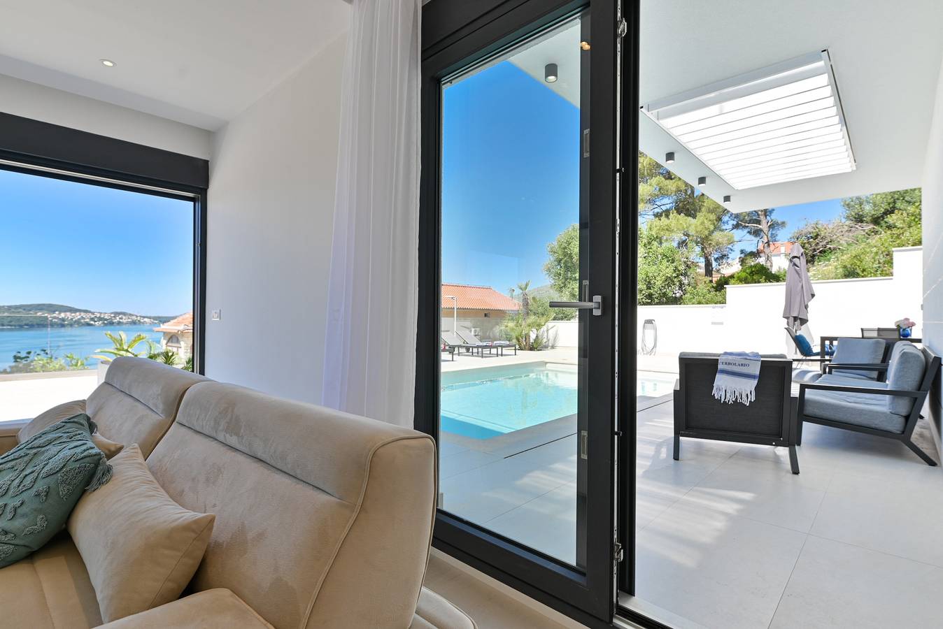 Villa Oasis - Five Bedroom Villa with Private Pool in Trogir, Ciovo