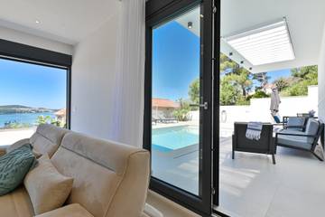 Villa für 10 Personen in Trogir, Ciovo, Bild 3