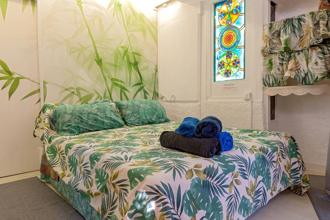 Habitación 'La Stanza Verde Degli Artisti' con jardín privado y Wi-Fi in Vada, Costa Etrusca