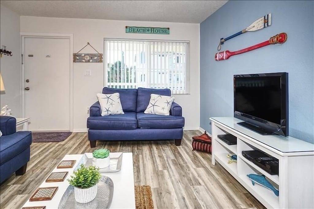 Ganze Wohnung, *** 1 Kostenlose Übernachtung *** bei einer Buchung von mindestens 3 Nächten Total Remodeled Unit Lay-Z-Liv-N 12 Befindet Sich Auf Anna Maria Island in Bradenton Beach, Anna Maria Island