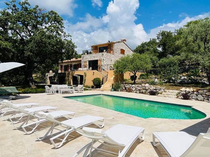 Maison de vacances pour 8 personnes, avec Balcon et Terrasse ainsi que Jardin et Piscine à La Gaude