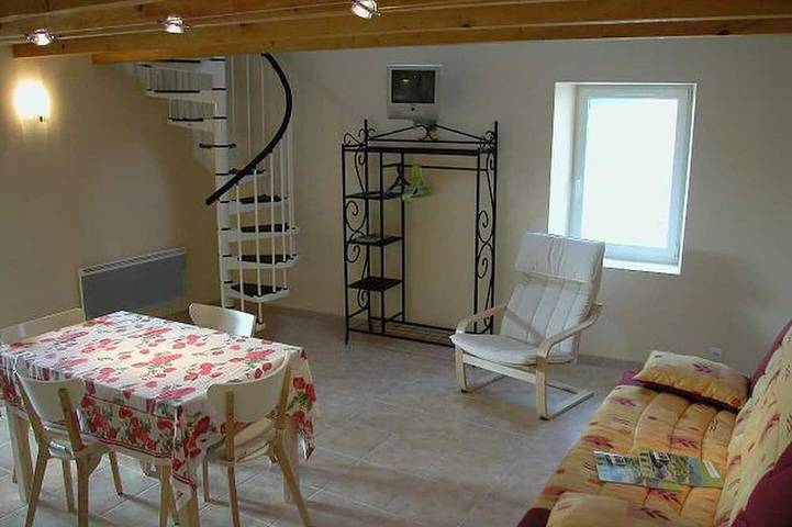 Charming cottage in Ariège Pays Cathare 8 km from Mirepoix Citée Médiévale. in Roumengoux, Ariège