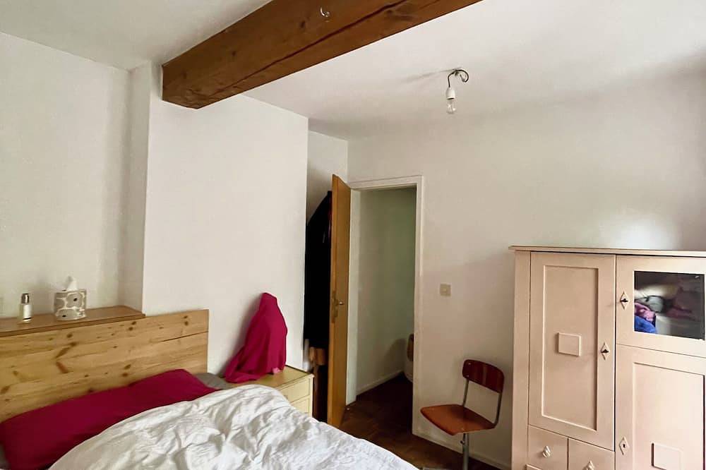 Entire apartment, Bright, quiet apartment with terrace and large natural garden. Lake and train station nearby in Utting am Ammersee, Ammersee